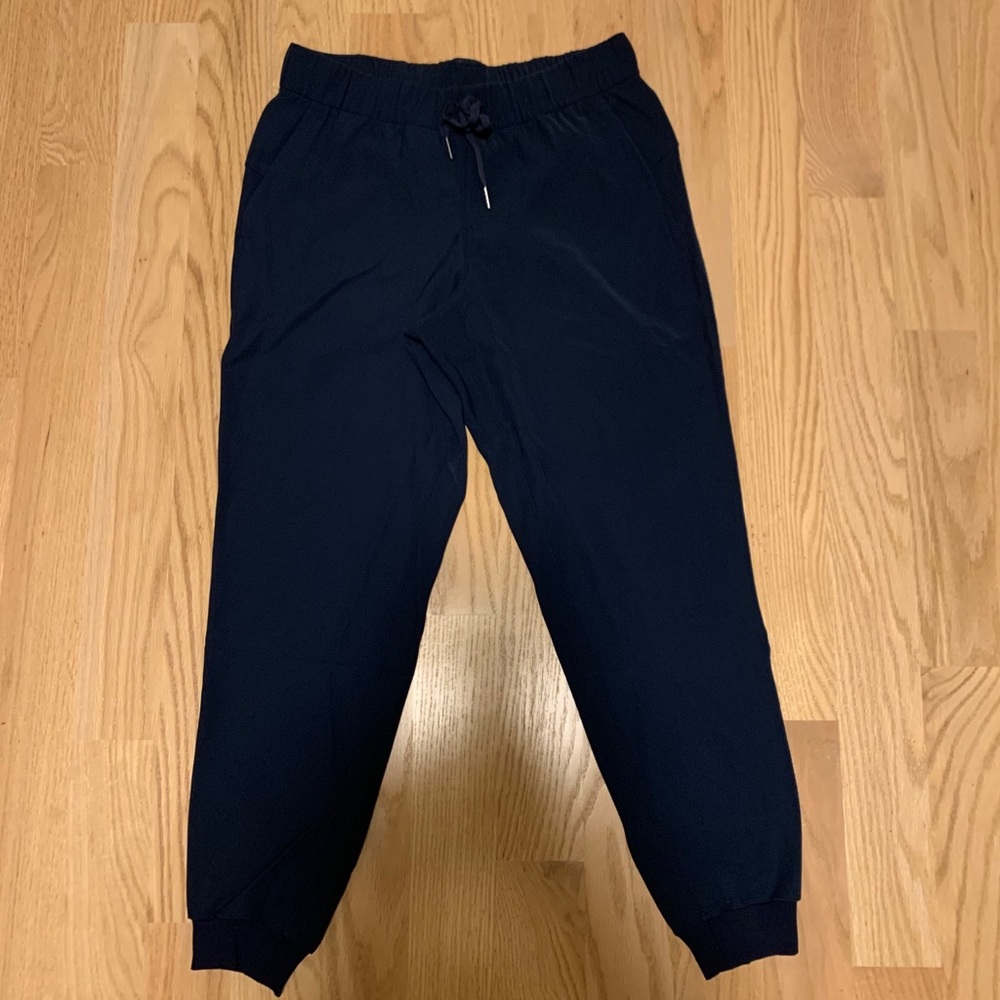 Lululemon on the Fly Woven Jogger 28" in True Navy